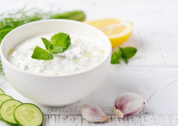 Fotografia przedstawiająca Sos tzatziki z majonezem