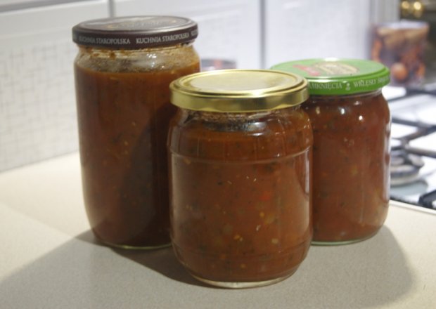Fotografia przedstawiająca Sos z pomidorów do makaronu lub ryżu na zimę
