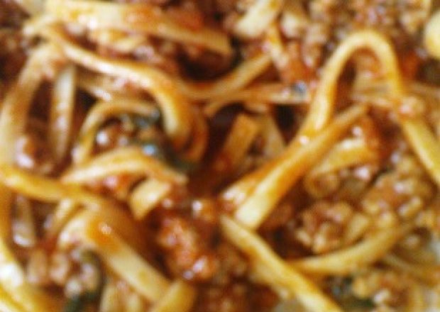 Fotografia przedstawiająca spagetti con panczetta/z boczkiem/