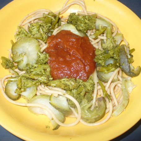 Krok 5 - Spagetti z cukinią i brokułem foto