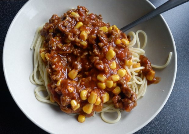 Fotografia przedstawiająca Spagetti z kukurydzą