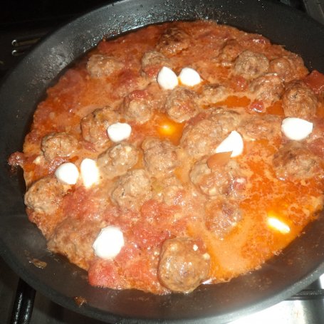 Krok 6 - Spagetti z mięsnymi kulkami i mini Mozzarelką :) foto