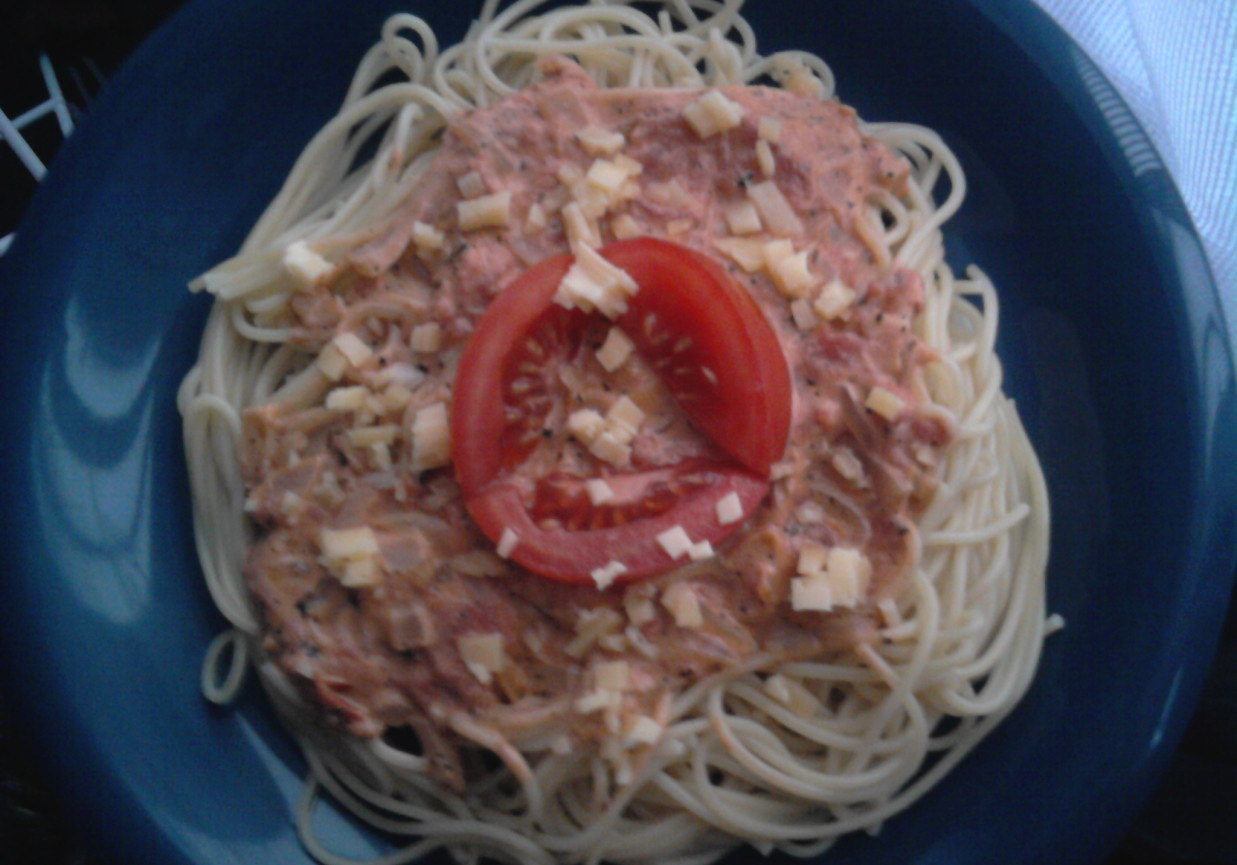 Spagetti z pomidorami i mascarpone foto