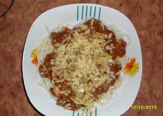 Fotografia przedstawiająca spagetti z serem