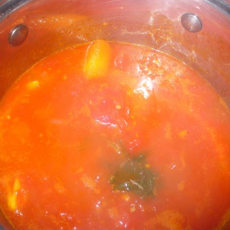 Krok 3 - Spagetti z sosem pomidorowym foto