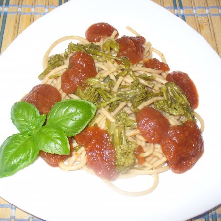 Krok 5 - Spagetti z sosem pomidorowym foto