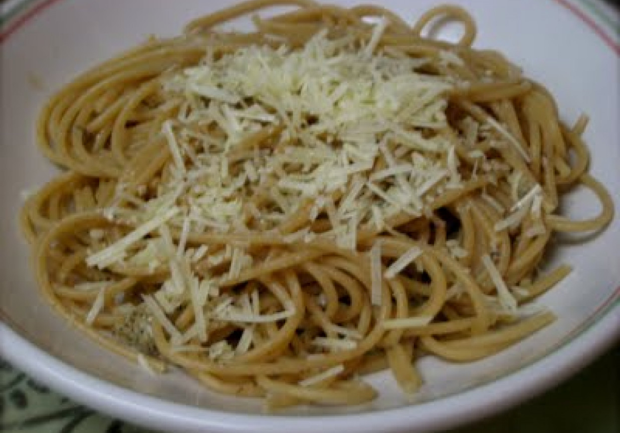 Spagetti z szynką i serem foto
