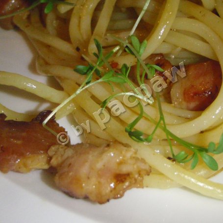 Krok 4 - Spaghetti Aglio e olio e peperoncino z boczkiem foto