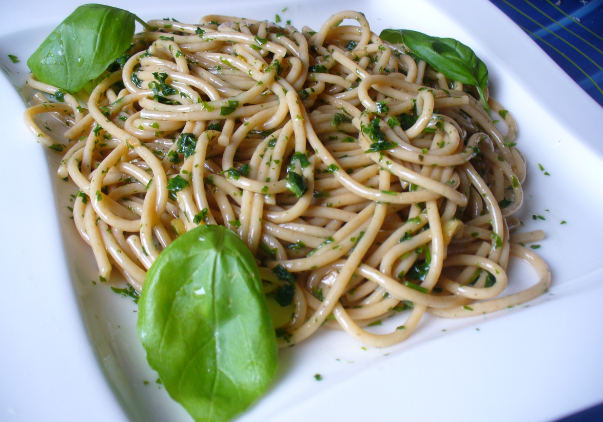 Spaghetti aglio olio foto