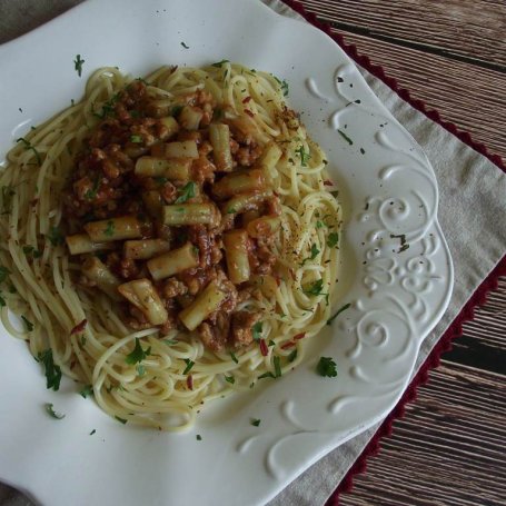 Krok 7 - Spaghetti ala bolognese z fasolką szparagową  foto