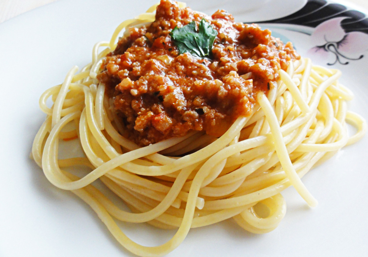 Spaghetti a'la bolognese foto