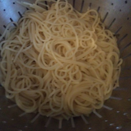 Krok 1 - Spaghetti a'la carbonara z pieczarkami foto