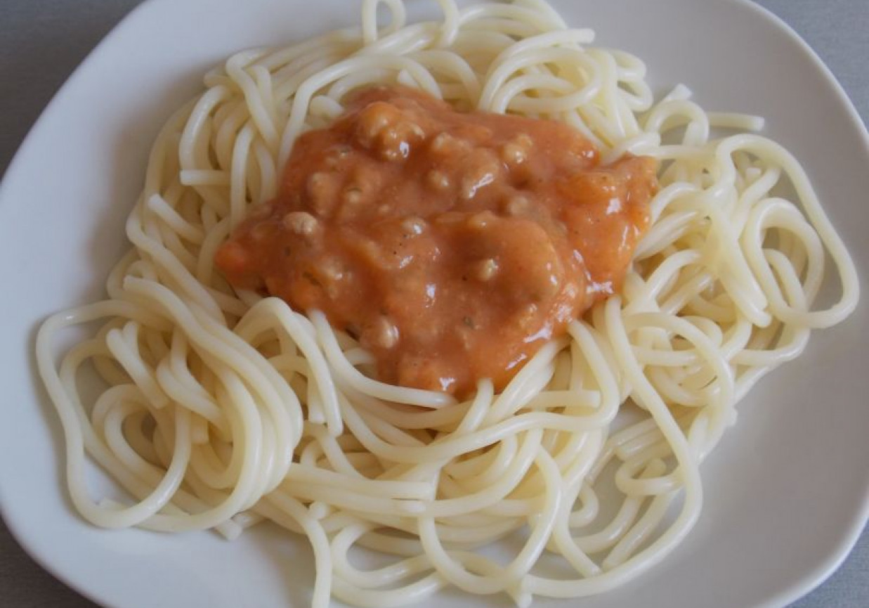Spaghetti bolognese na szybki obiad foto