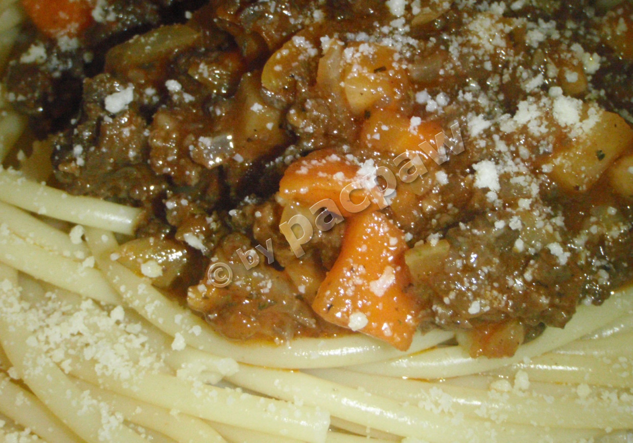 Spaghetti bolognese z dziczyzną foto