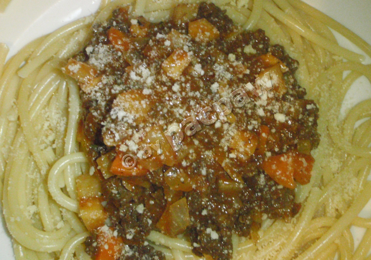 Spaghetti bolognese z dziczyzną foto