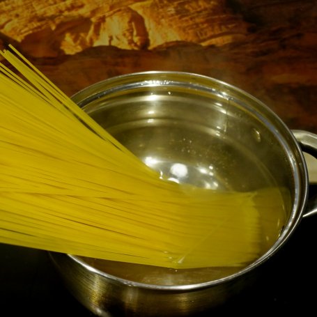 Krok 5 - Spaghetti bolognese z mielonym mięsem foto