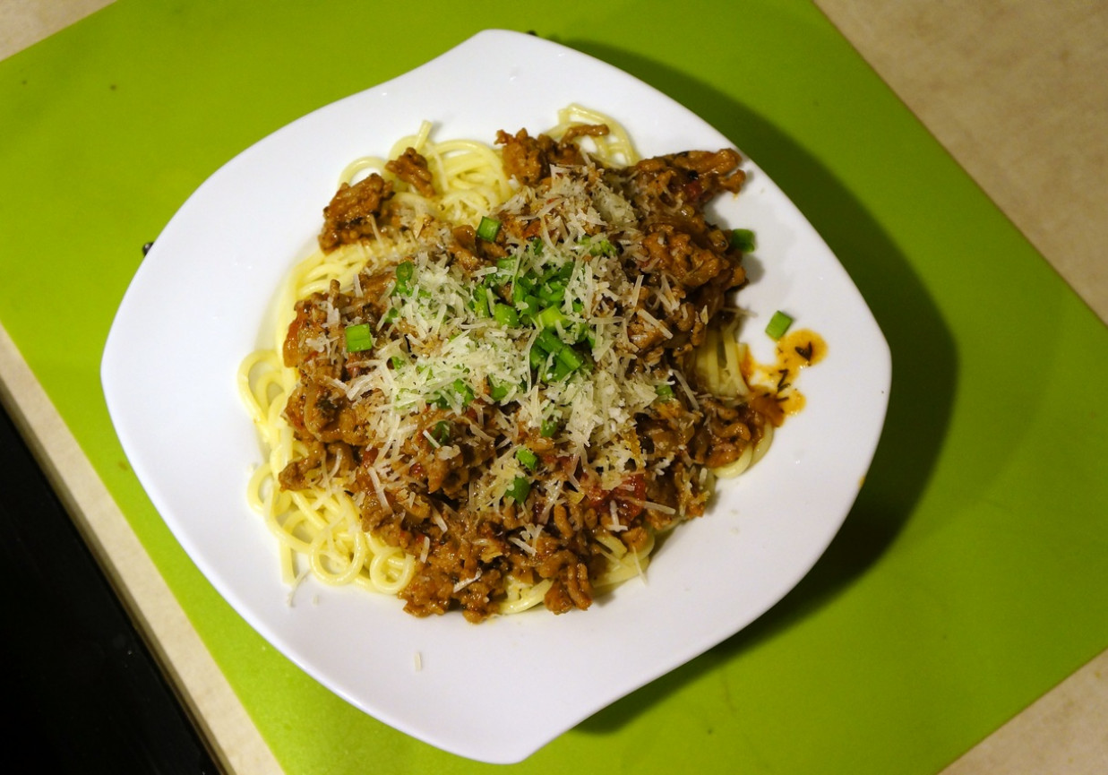 Spaghetti bolognese z mielonym mięsem foto