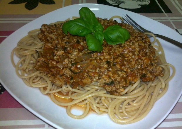 Fotografia przedstawiająca Spaghetti bolonese z mięsem - light