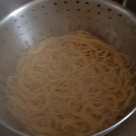 Krok 2 - SPAGHETTI BOLONESE Z SEREM MOZZARELLA foto