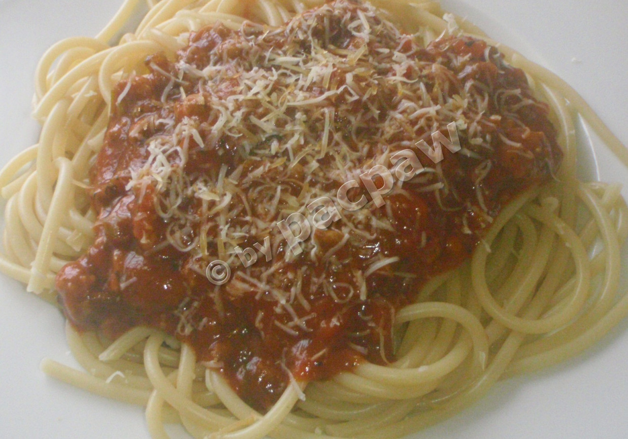 Spaghetti bolońskie z selerem naciowym foto