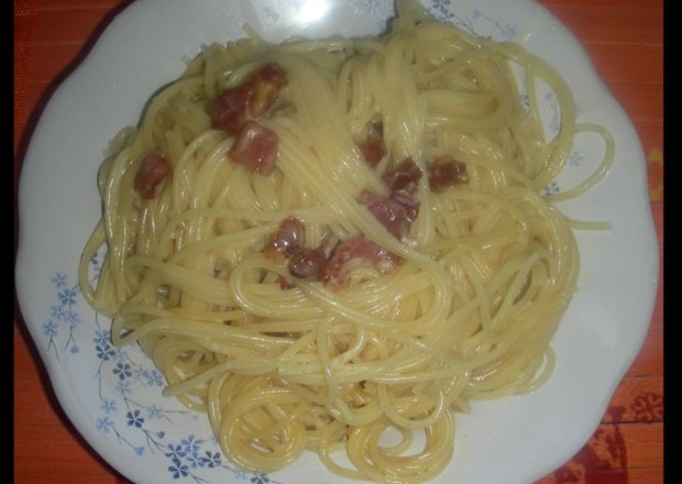 Fotografia przedstawiająca Spaghetti carbonara (ekspresowo)