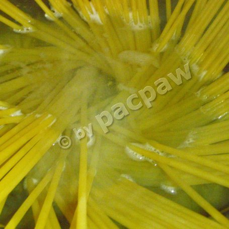 Krok 1 - Spaghetti carbonara z polędwicą łososiową foto