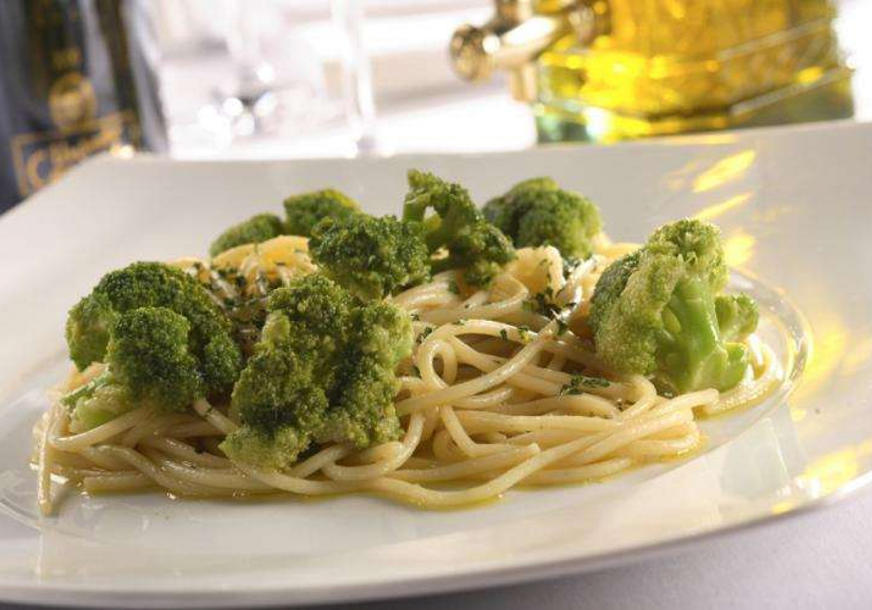 Spaghetti con broccoli/ Spaghetti z brokułami Giancarlo Russo foto