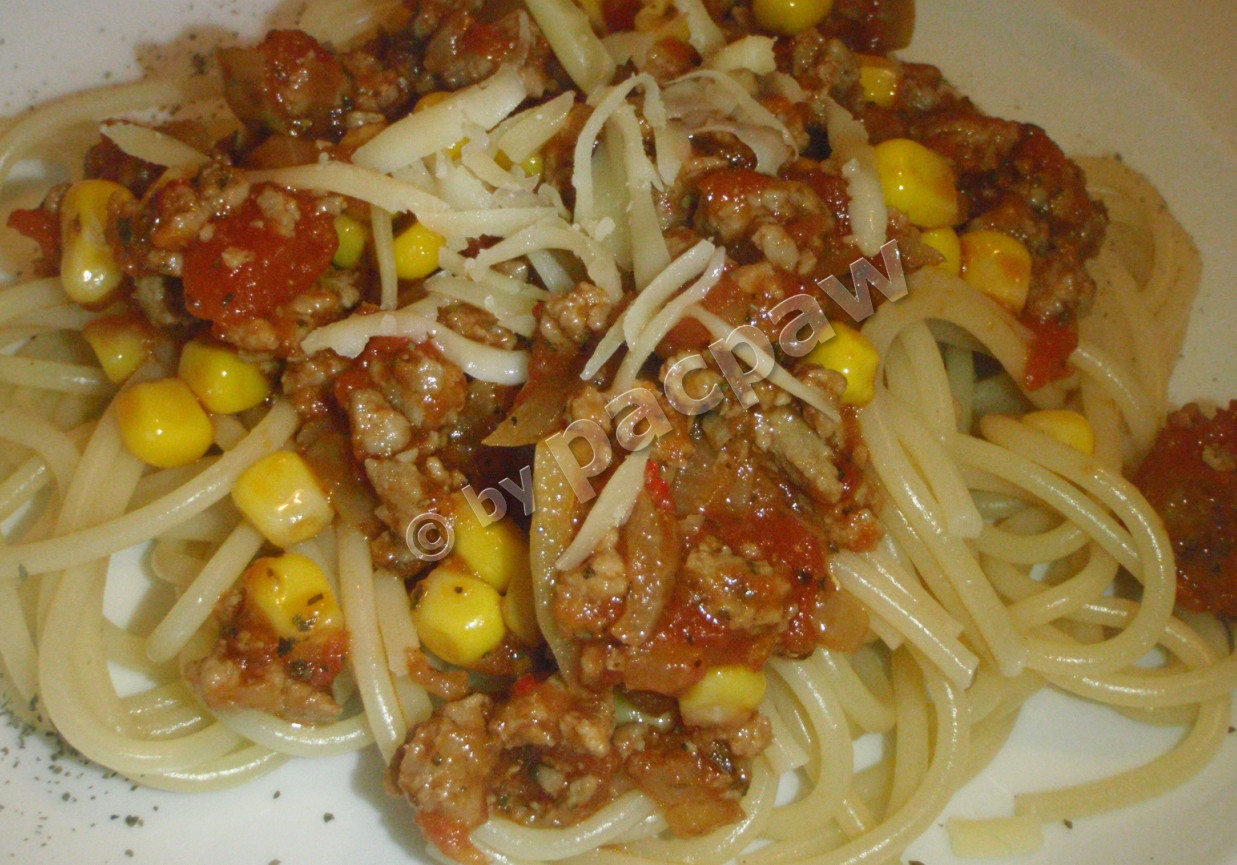 Spaghetti mięsne z kukurydzą foto