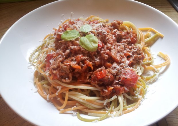 Fotografia przedstawiająca Spaghetti na kolorowo