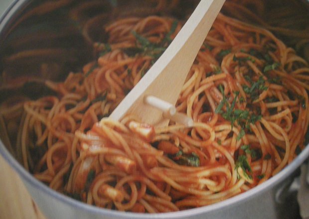 Fotografia przedstawiająca spaghetti napoletana