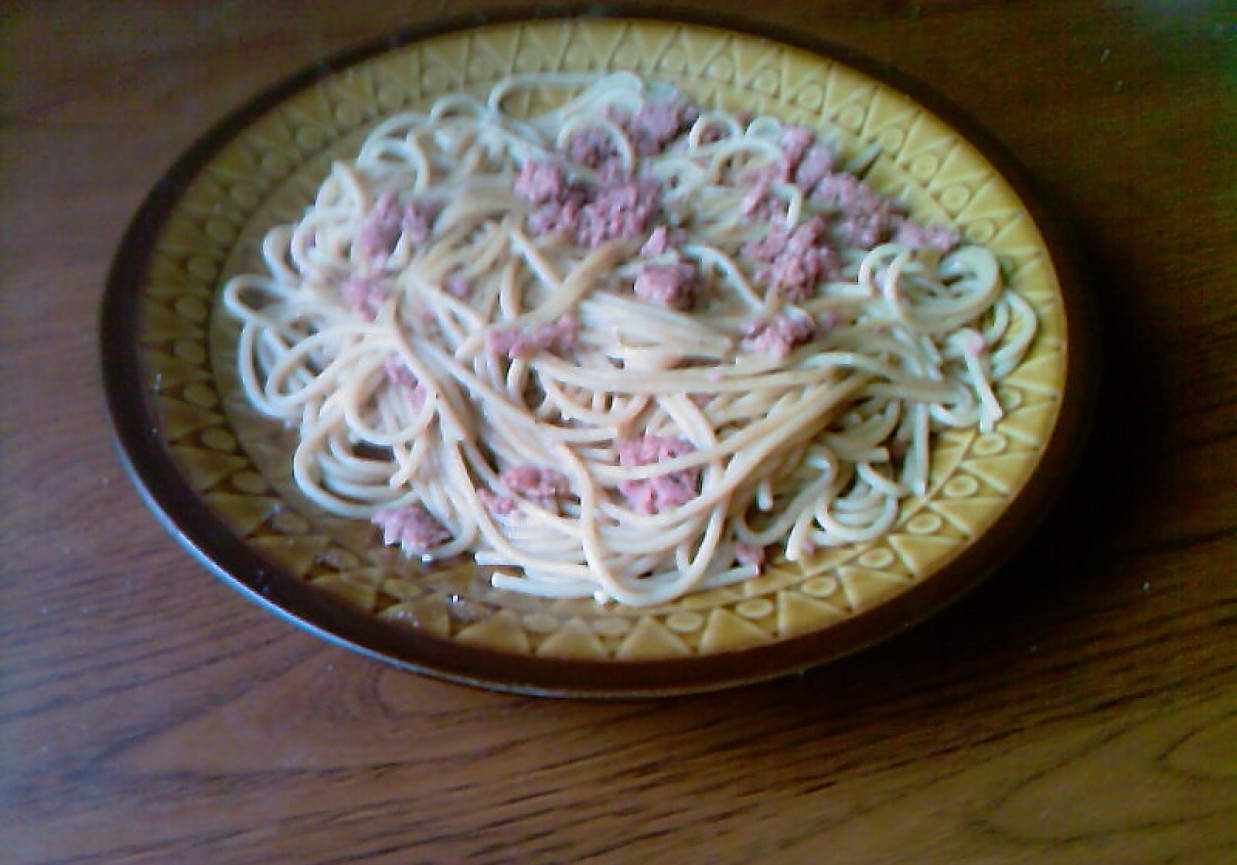 Spaghetti pełniziarniste z mięsnym sosem foto