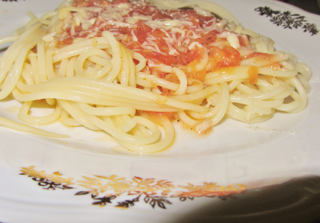 Spaghetti po napolitańsku  foto