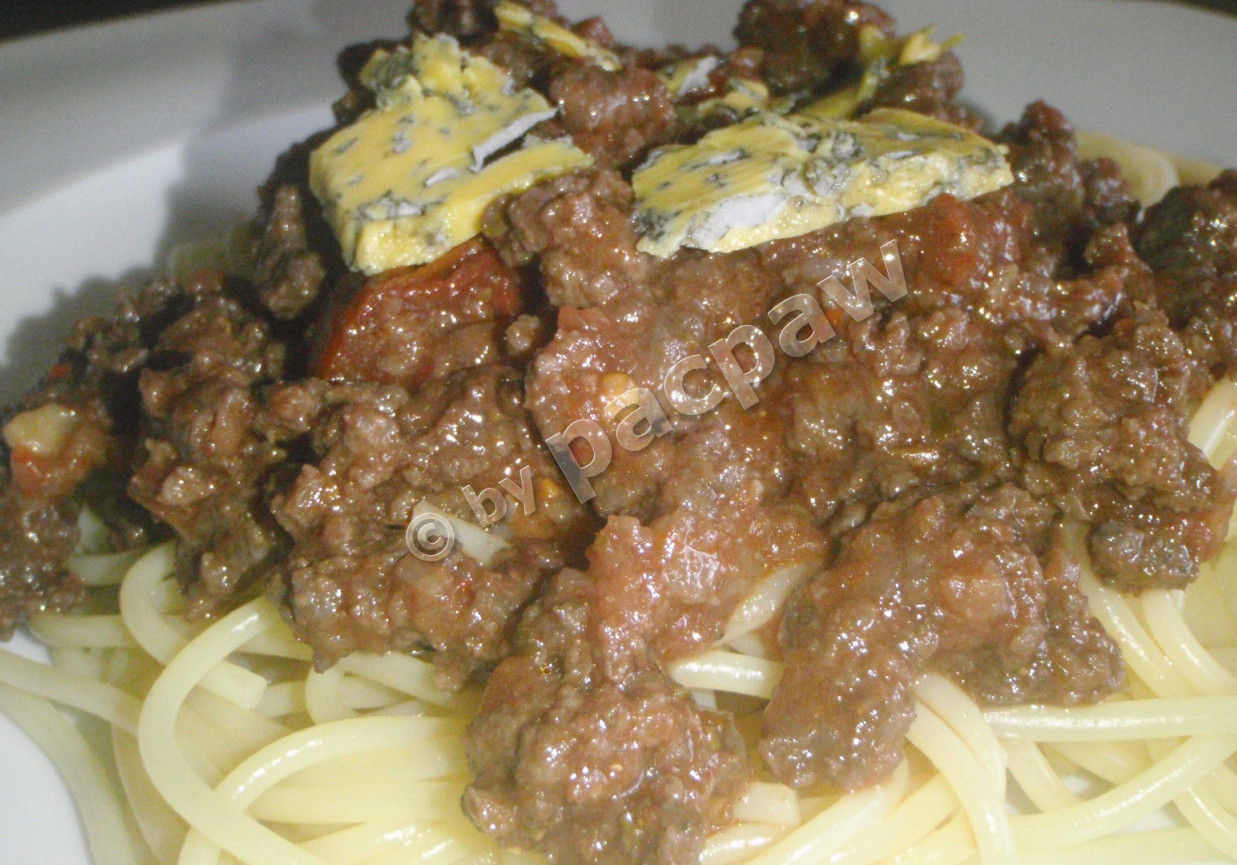 Spaghetti pomidorowe z jeleniną foto