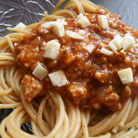 Krok 4 - Spaghetti razowe w sosie paprykowym z indykiem foto