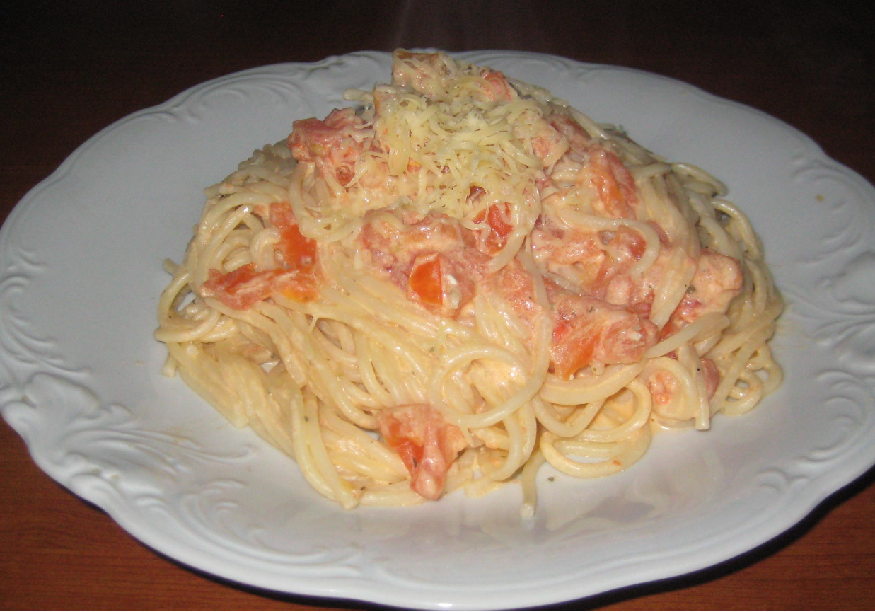 Spaghetti śmietanowo-pomidorowe foto