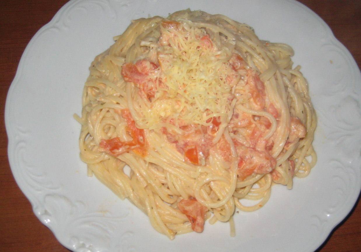 Spaghetti śmietanowo-pomidorowe foto