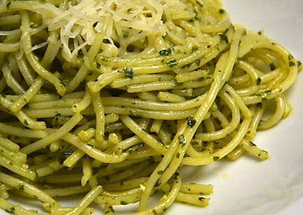 Fotografia przedstawiająca Spaghetti w rukolowym pesto