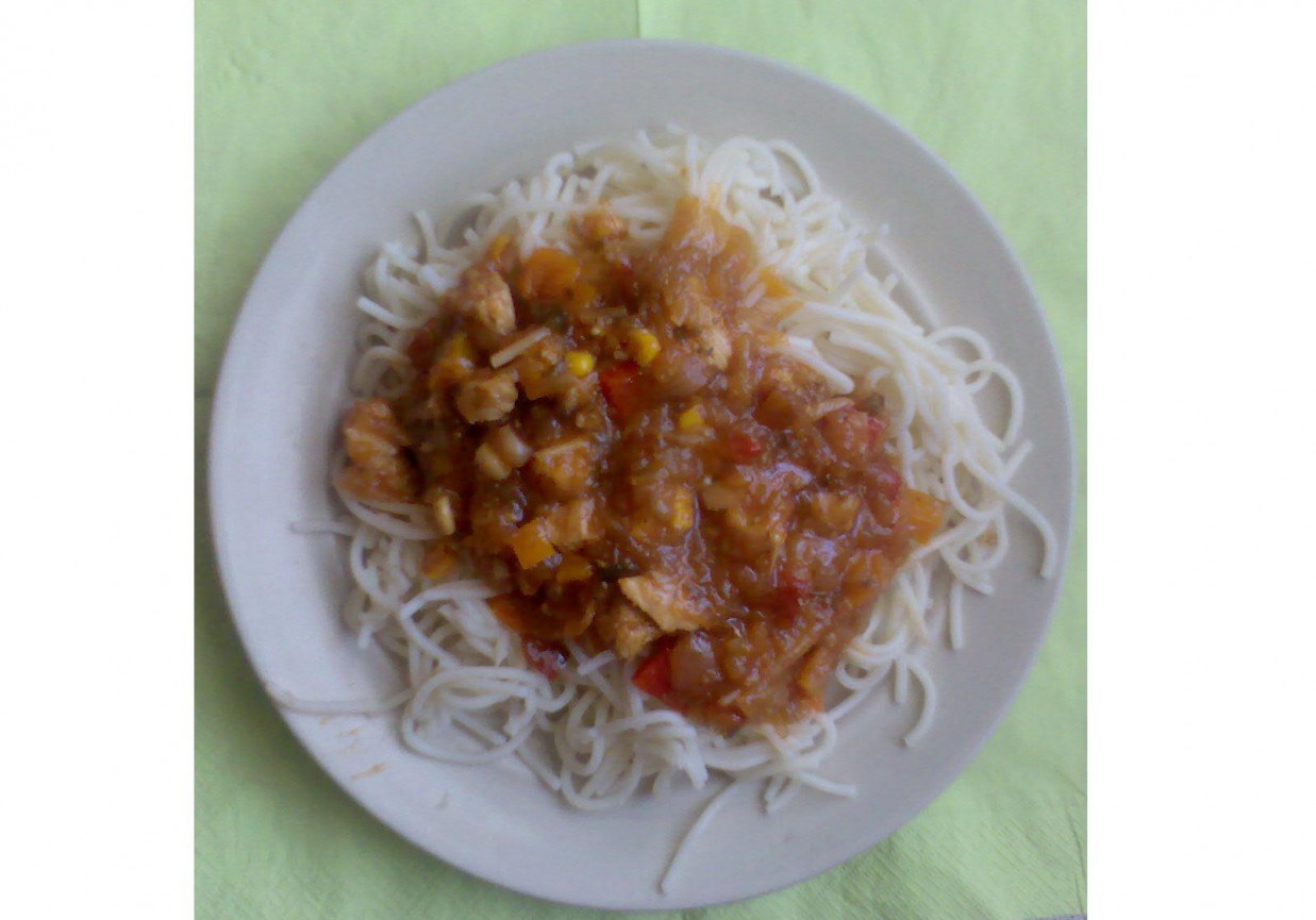 Spaghetti w sosie chińskim foto