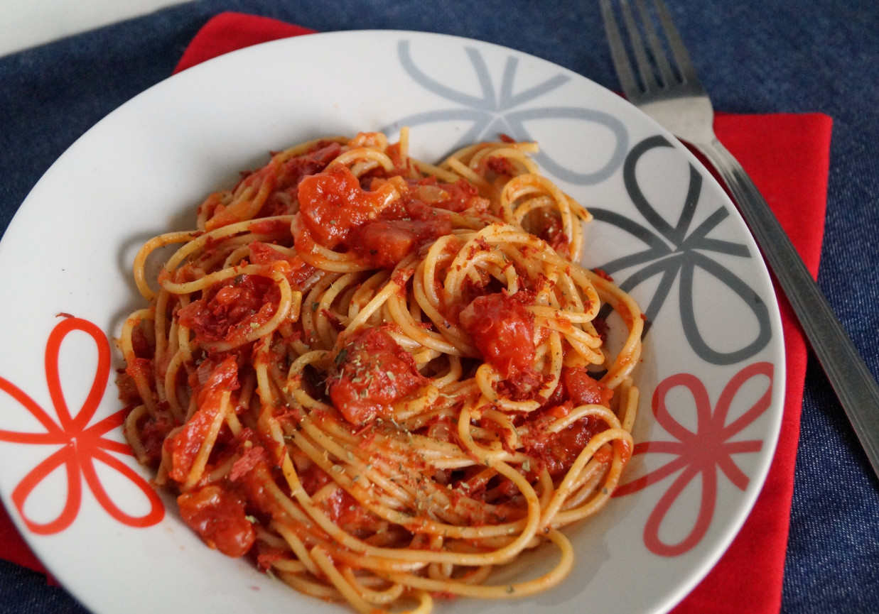 Spaghetti w sosie neapolitańskim foto