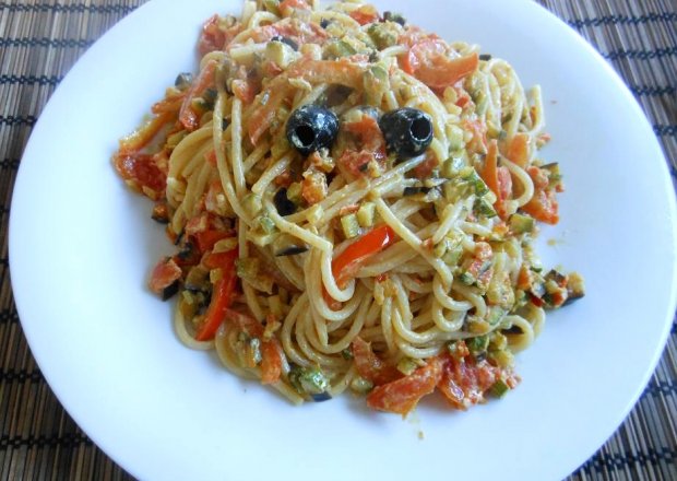 Fotografia przedstawiająca Spaghetti wielowarzywne