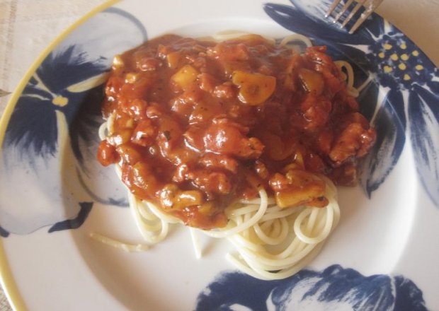 Fotografia przedstawiająca spaghetti własnej roboty