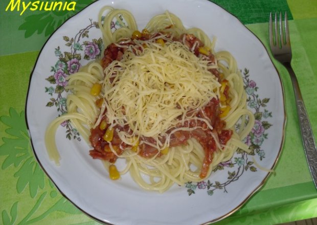 Fotografia przedstawiająca Spaghetti z autorskim sosem