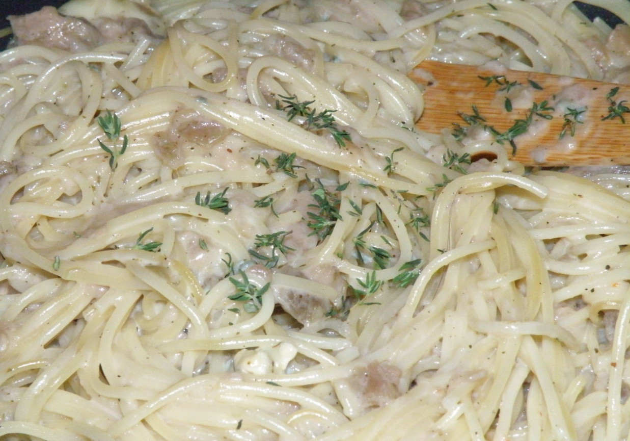 Spaghetti z bakłażanem i serem pleśniowym foto