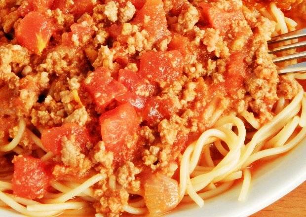 Fotografia przedstawiająca Spaghetti z baraniną i pomidorami