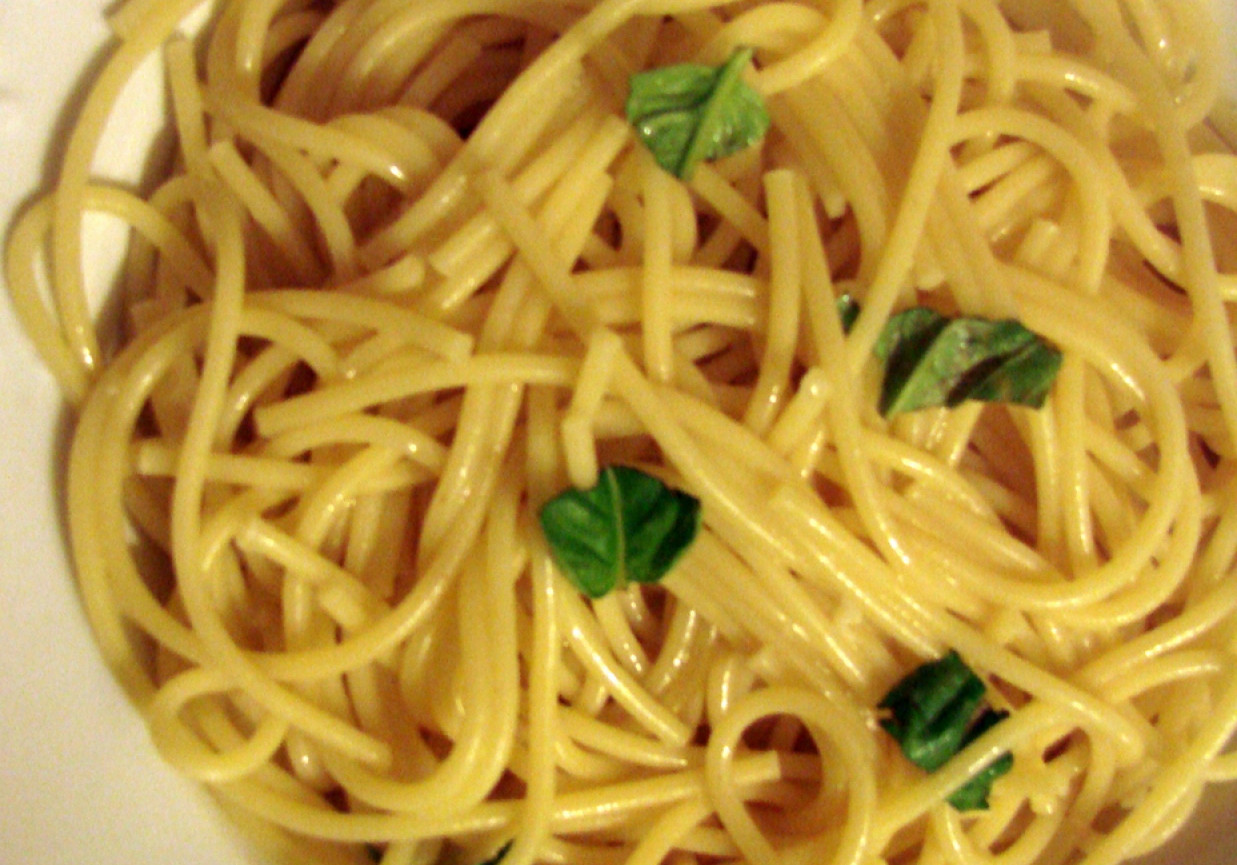 Spaghetti z bazylią i pecorino foto