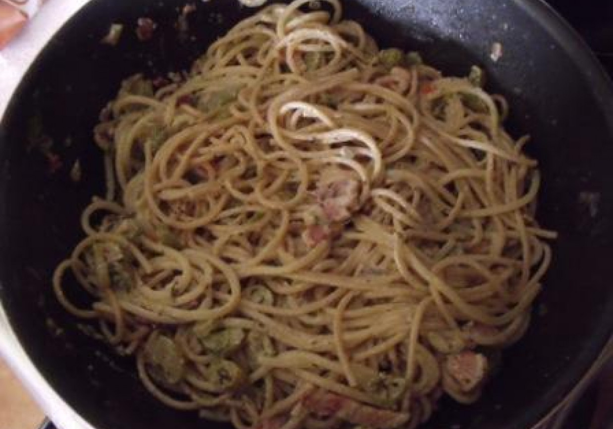 Spaghetti z białym sosem foto