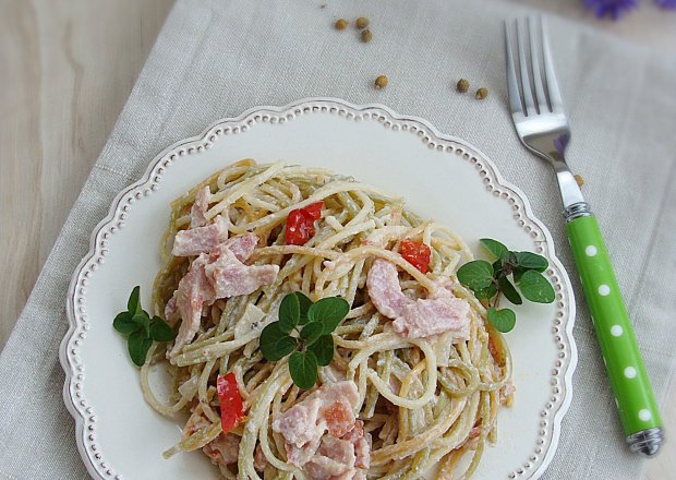 Fotografia przedstawiająca Spaghetti z boczkiem i ricottą
