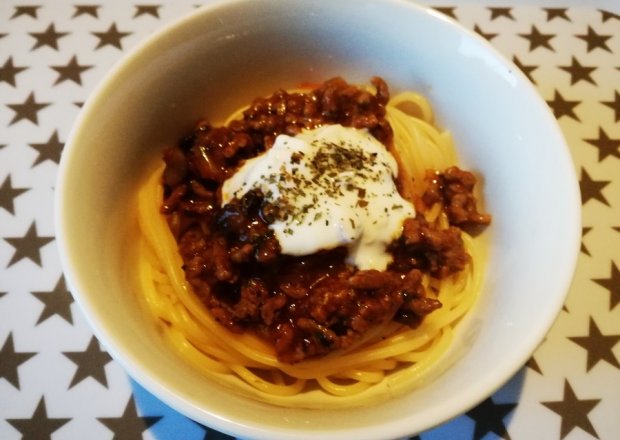 Fotografia przedstawiająca Spaghetti z Bolognese z pieczarkami