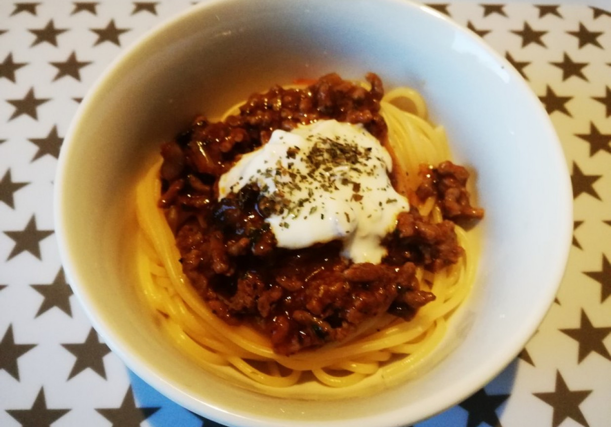 Spaghetti z Bolognese z pieczarkami foto