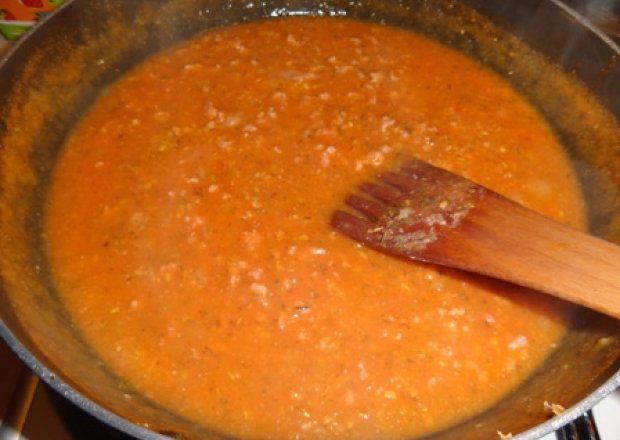Fotografia przedstawiająca Spaghetti z domowych pomidorów